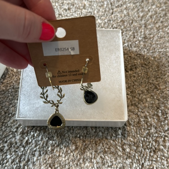 Earrings - Picture 3 of 3